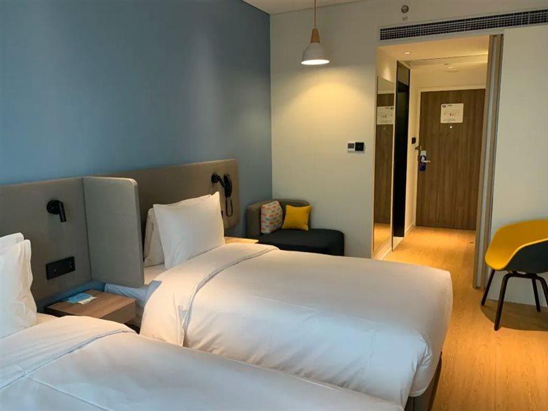 Holiday Inn Express Shanghai Baoyang By Ihg Exterior foto